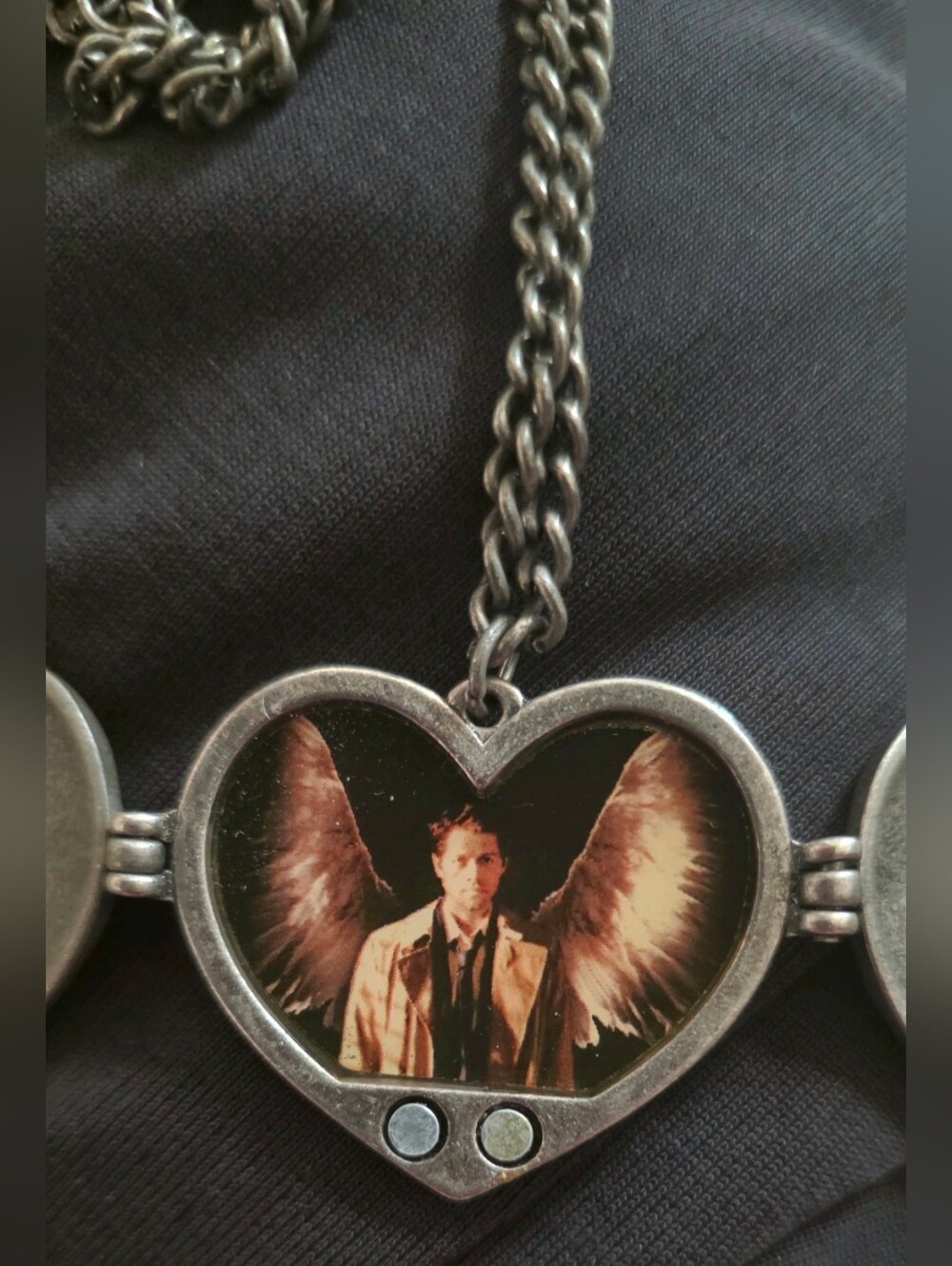 Supernatural Join The Hunt Bioworld Pewter Heart Castiel Wings Locket NWOT - Picture 8 of 17